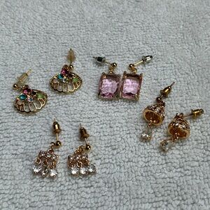 Elegant Gold and Multicolor Earrings Set